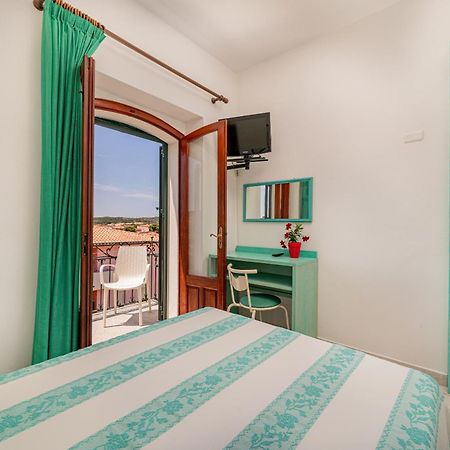 Hotel Marinaro Santa Teresa Gallura Exteriör bild